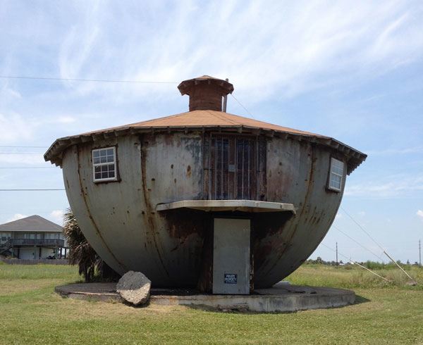 http://blog.twoandthreedesigners.com/2012/06/22/architectural-showcase-unique-and-unusual-houses-the-kettle-house 