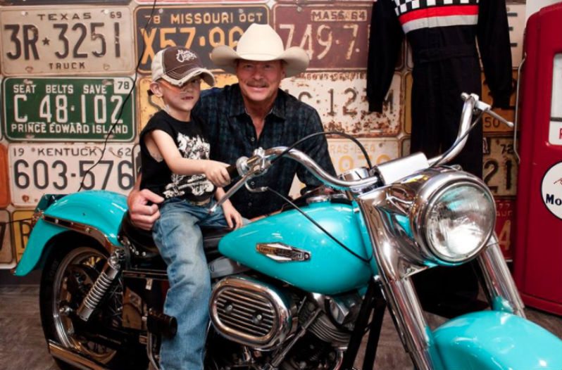 Alan Jackson fan
