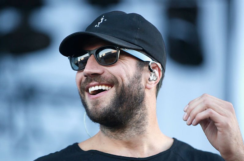 Sam Hunt engaged