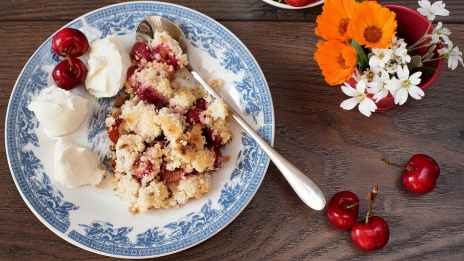 Slow Cooker Cherry Cobbler