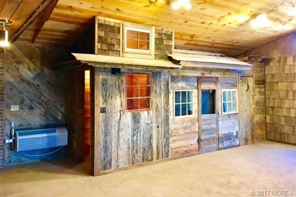 Image via Merry Terry & Associates Real Estate