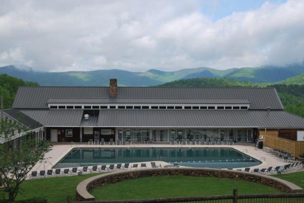 R-Ranch In The Mountains