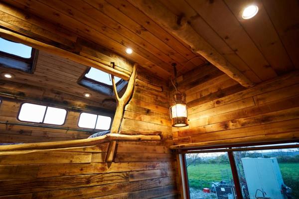 Facebook/ House-Box