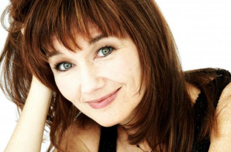 Lari White