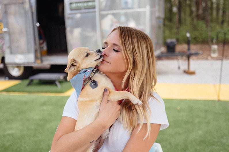 Miranda Lambert Muttnation Foundation