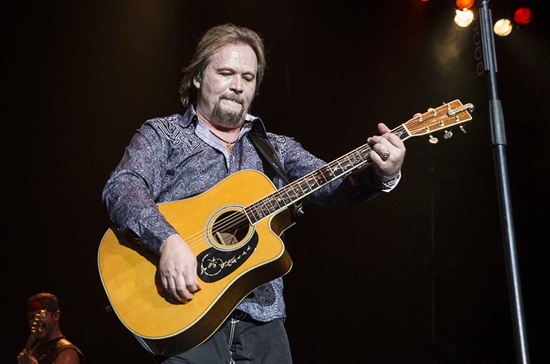 Travis Tritt Tour Bus