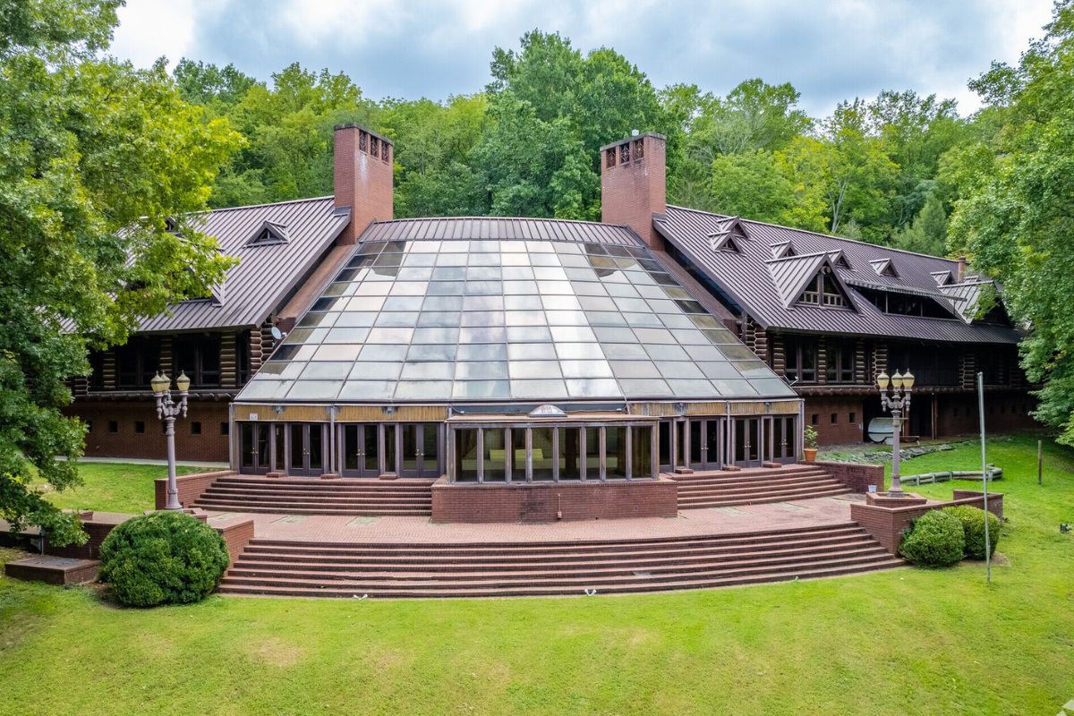 Fontanel Mansion