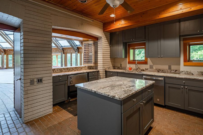 Interior shot of Barbara Mandrell's mansion