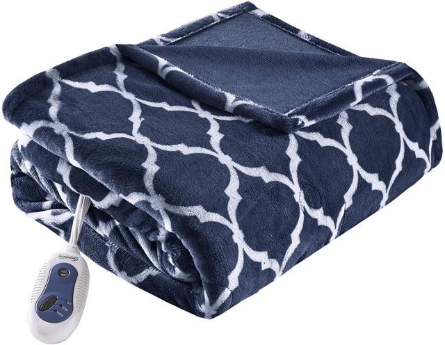 best heated throw blanket in color white and blue with white background
