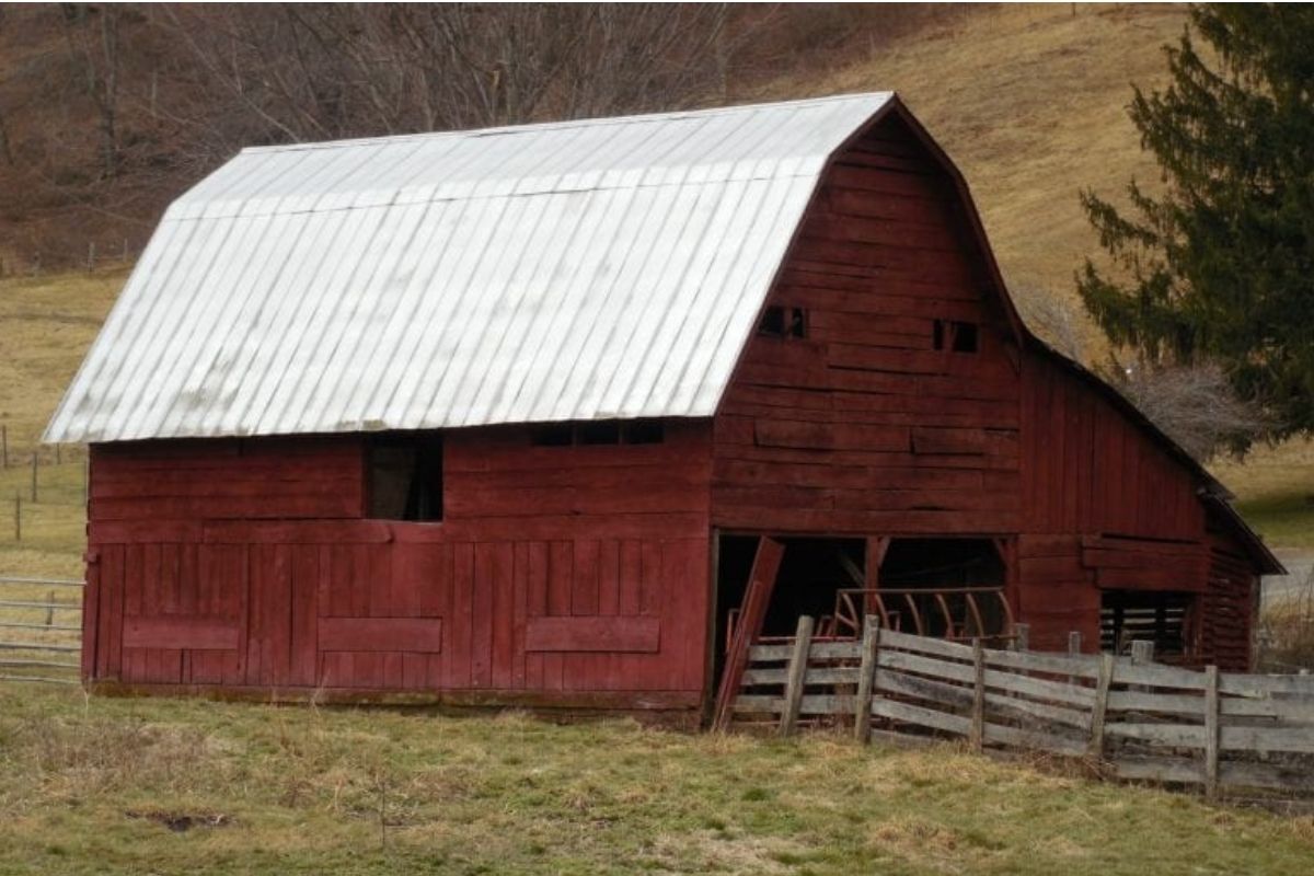 barn-658434_1920