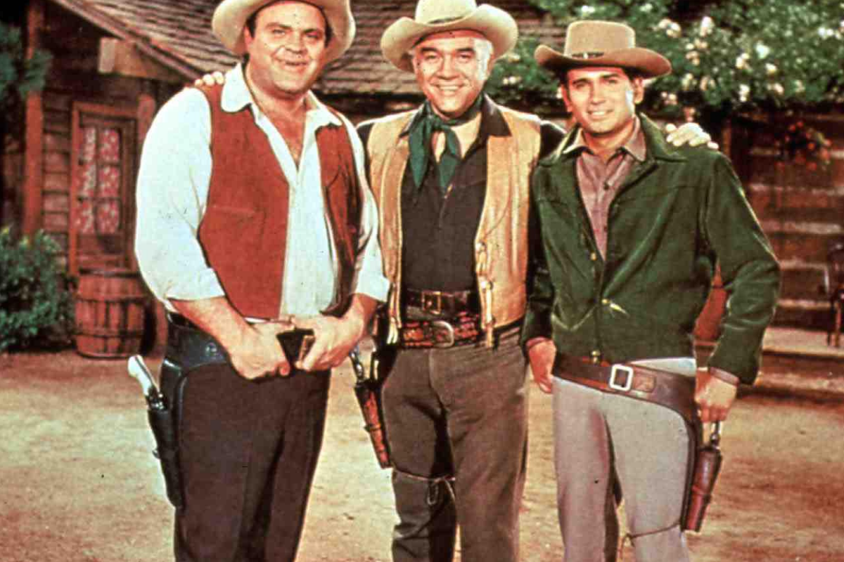 The Cartwrights, Eric -Hoss- (DAN BLOCKER), father Ben (LORNE GREENE), Joseph -LIttle Joe- (MICHAEL LANDON).
