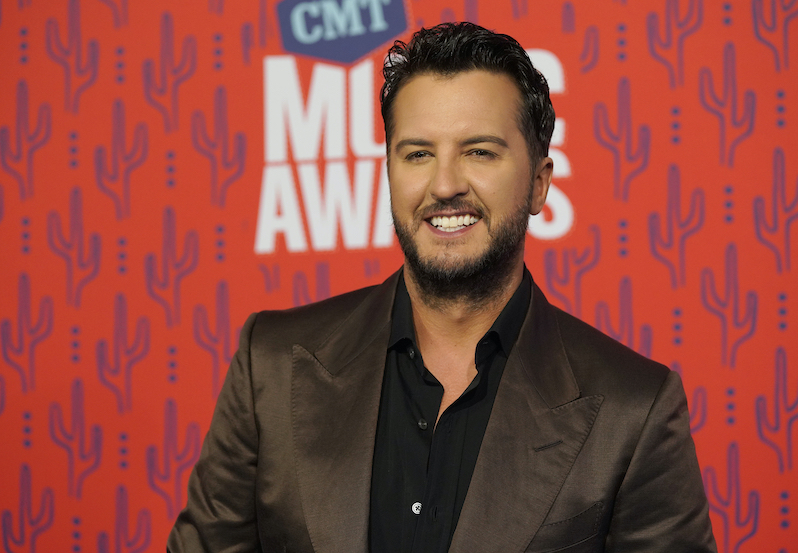 Luke Bryan Build Me a Daddy
