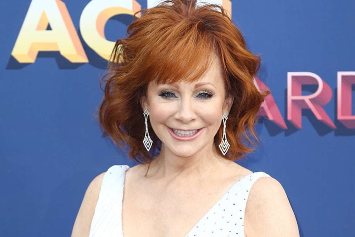 Reba Mcentire attends ACM Awards