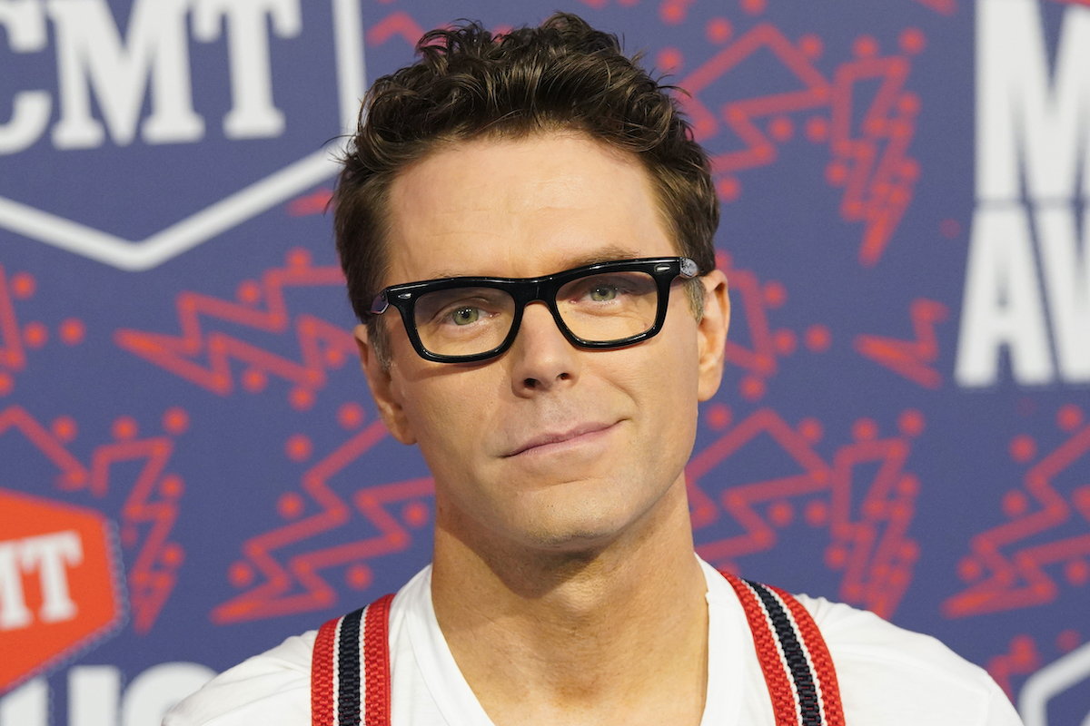 Bobby Bones service dogs