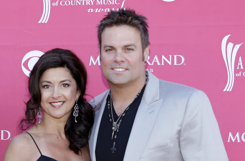 Troy Gentry wife