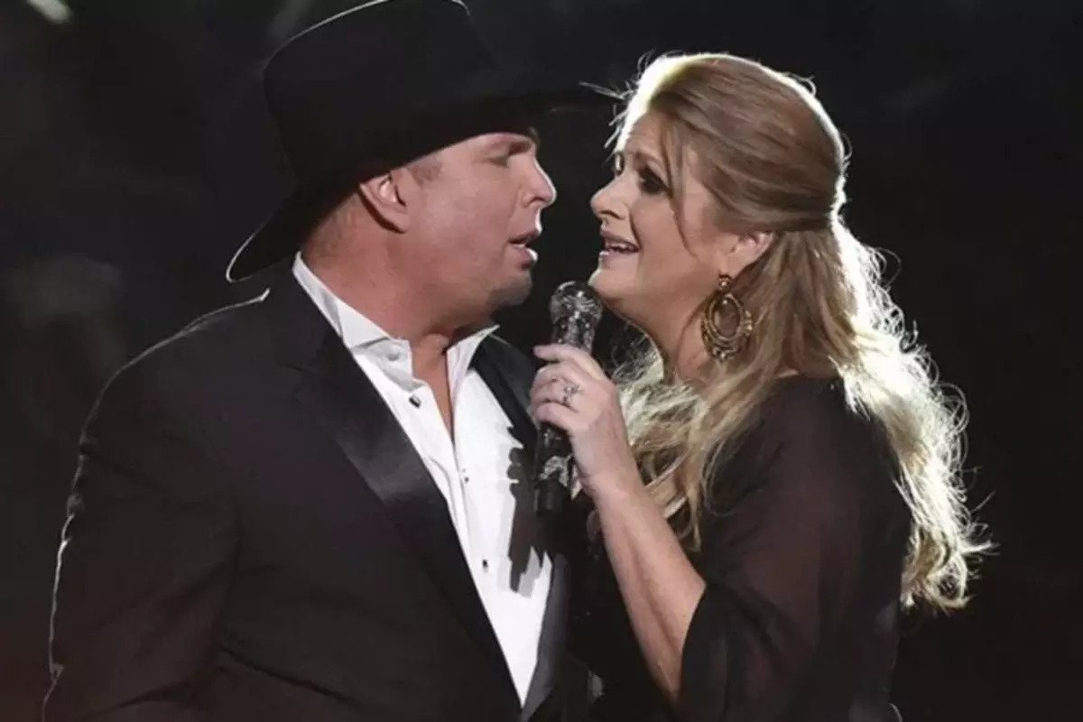 Garth Brooks wife
