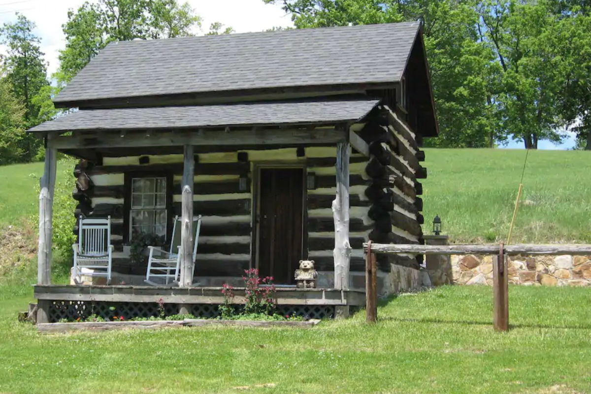 log cabins airbnb
