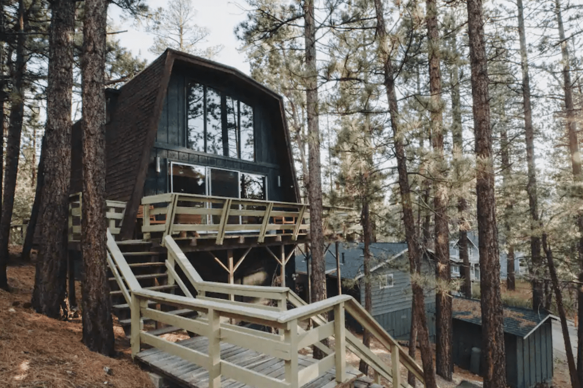 log cabins airbnb