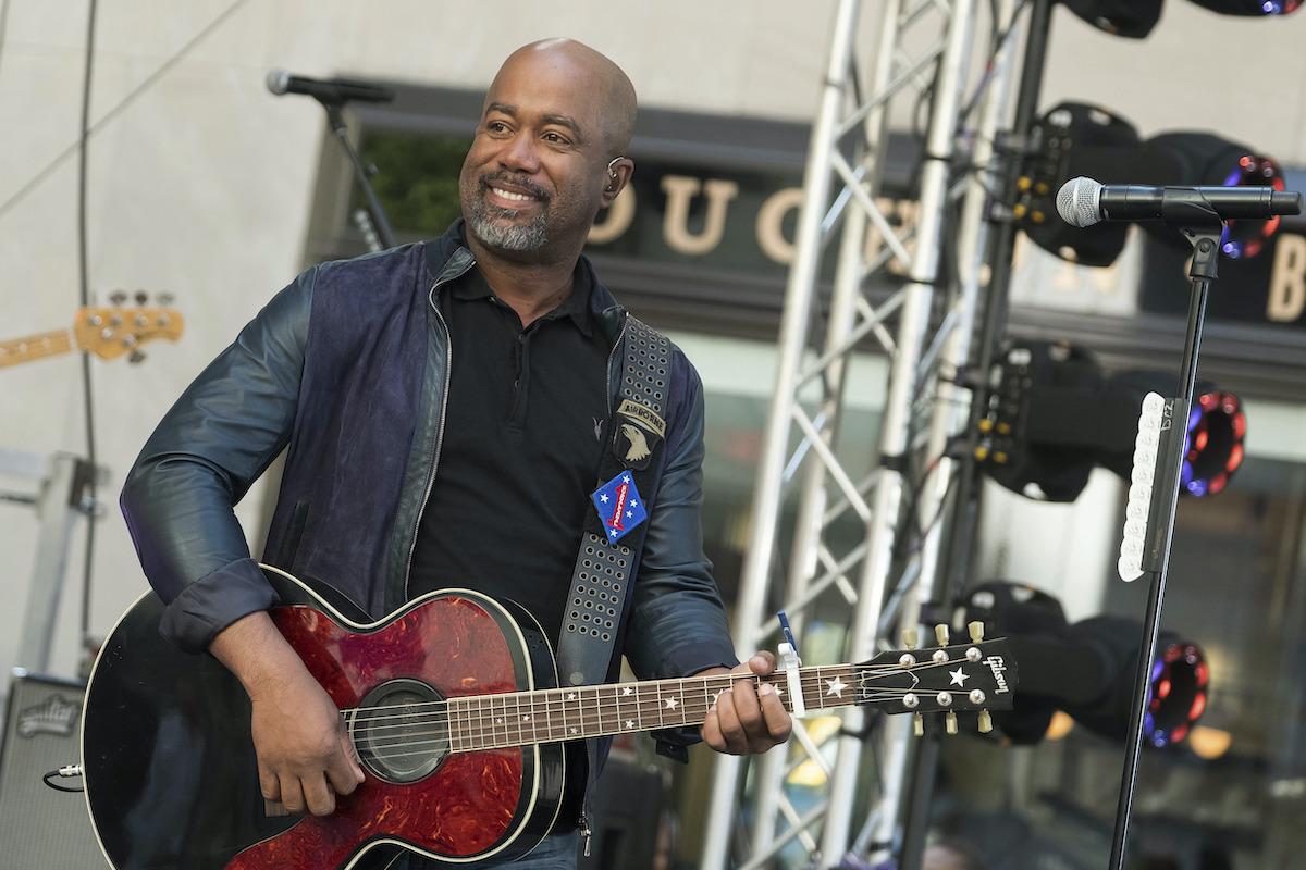 darius rucker cma host