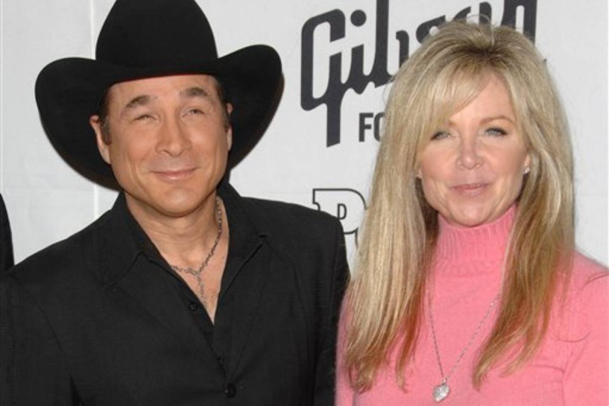 Clint Black Masked Singer