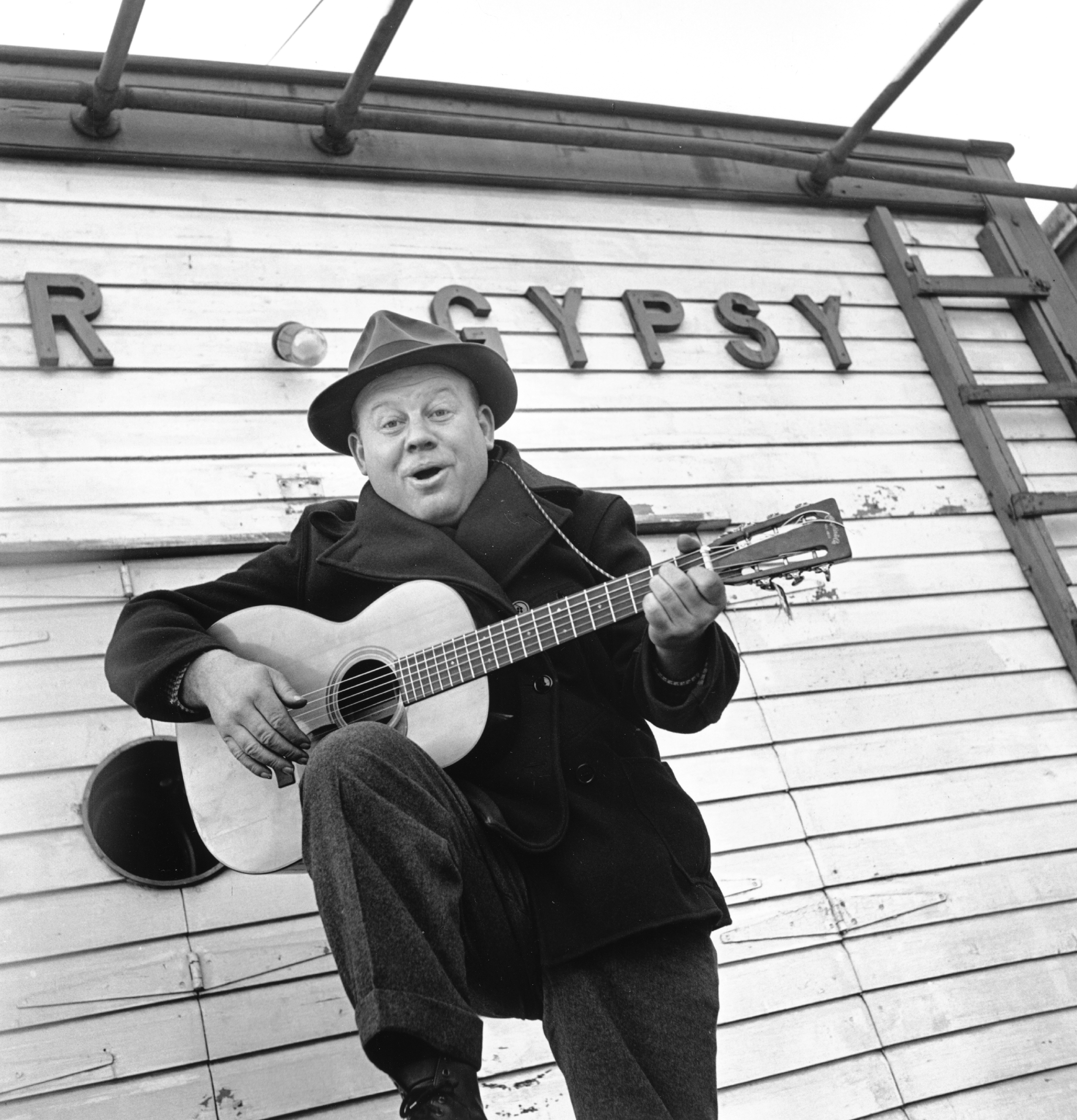 UNSPECIFIED - CIRCA 1970: Photo of Burl Ives 