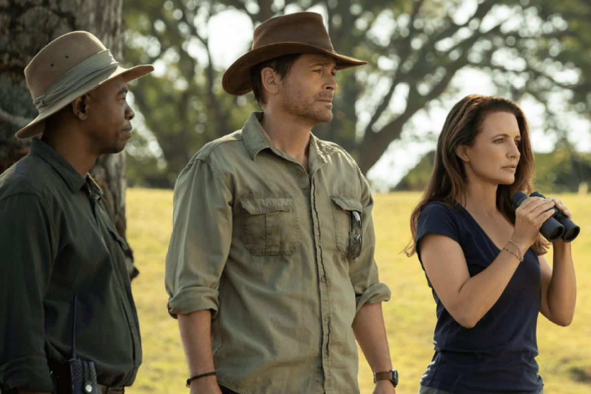 Rob Lowe, Kristin Davis, and Fezile Mpela in Holiday in the Wild (2019)