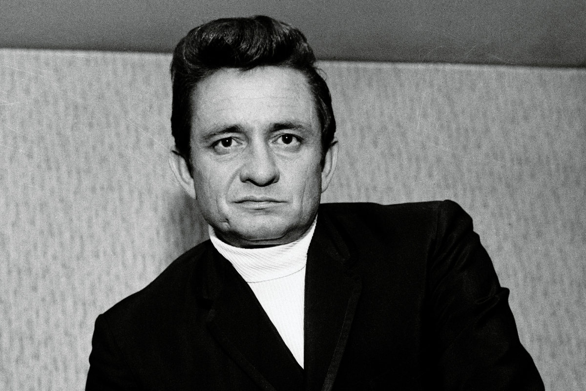 American country music singer, songwriter and guitarist Johnny Cash (1932 - 2003). (Photo by George Wilkes/Hulton Archive/Getty Images)