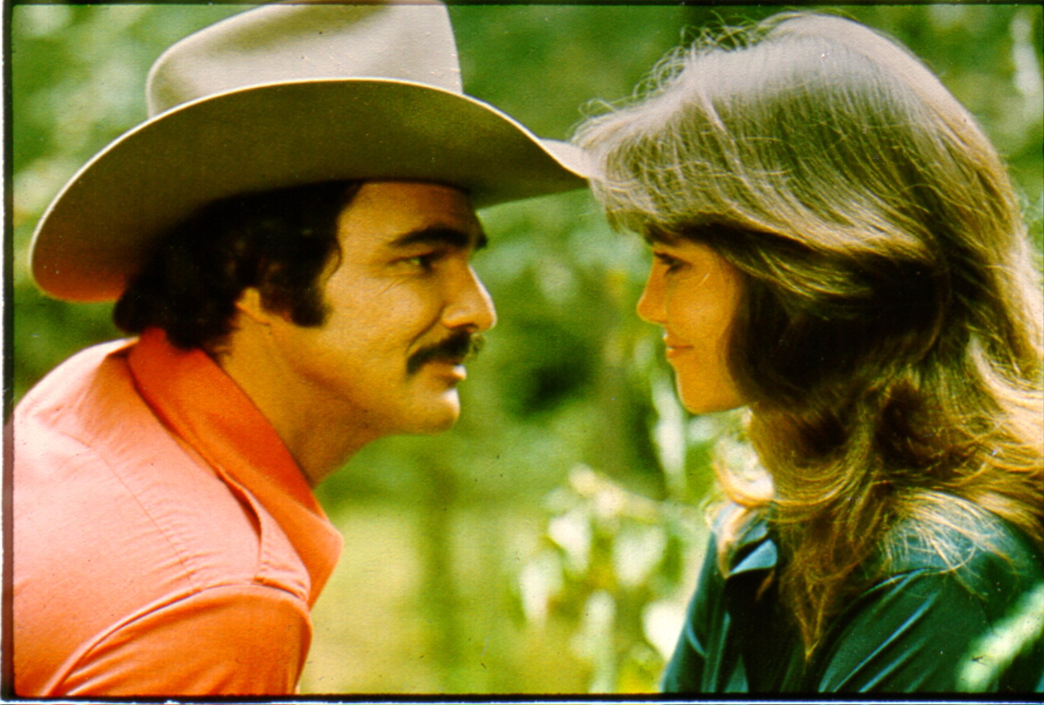 1977:  Actors Burt Reynolds and Sally Field in the film 'Smokey and the Bandit'.