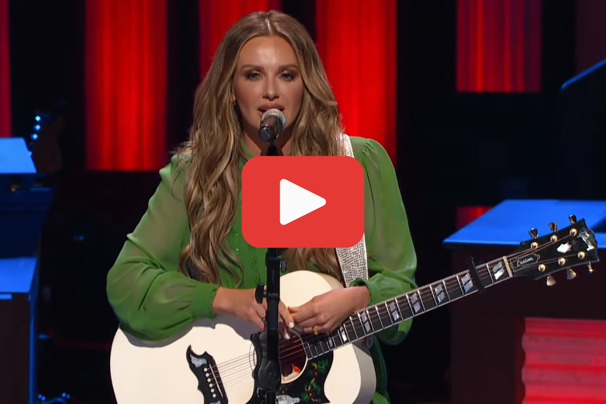 Screengrab of Carly Pearce's Oct. 4, 2022 appearance on the Grand Ole Opry.