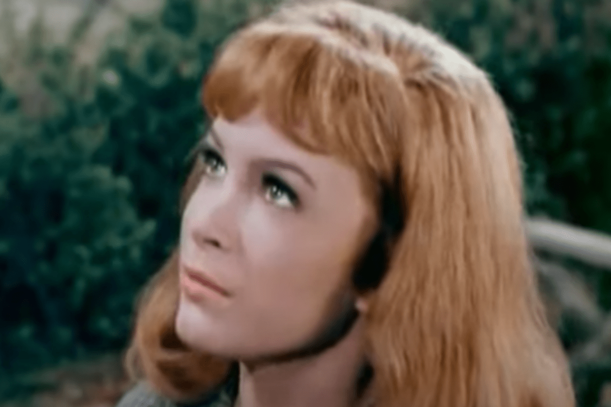 lori saunders