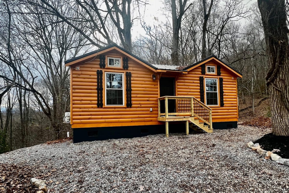 Log cabin kit from Amish Made Cabins