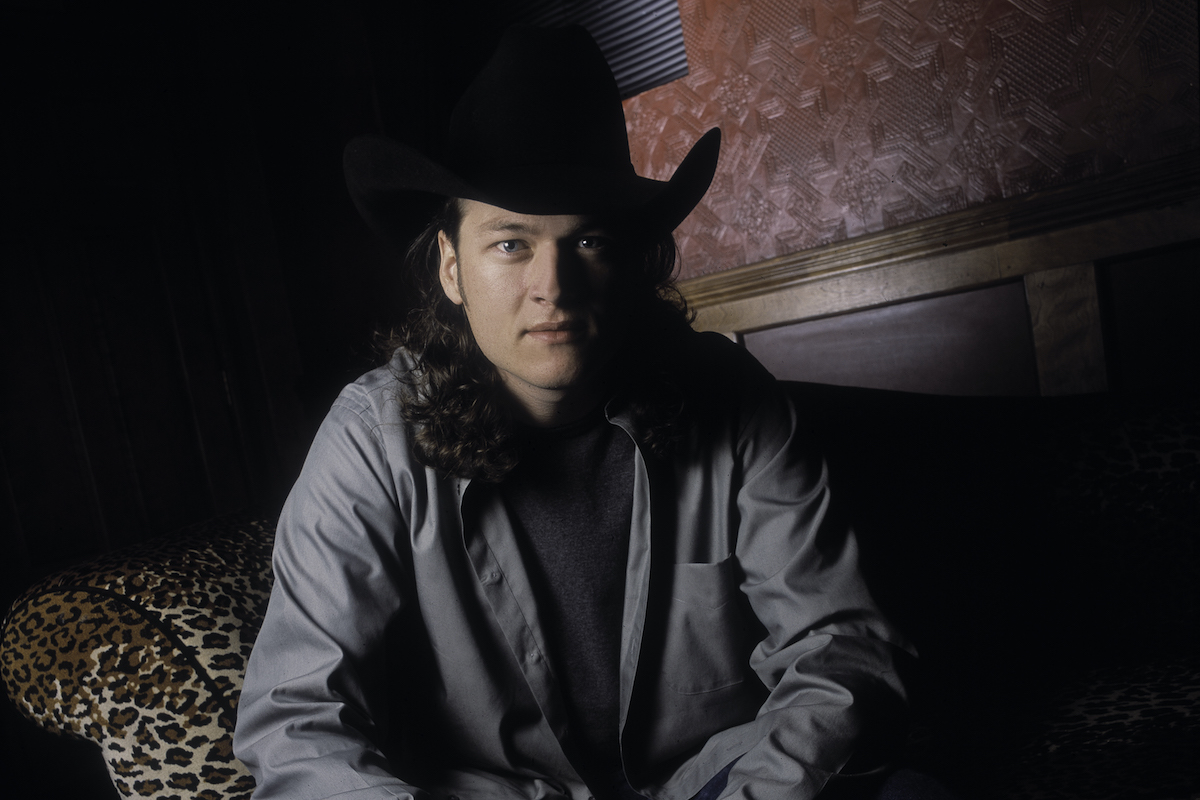 Blake Shelton at Magnum's nightclub in Chicago, Il, December 4, 2001.