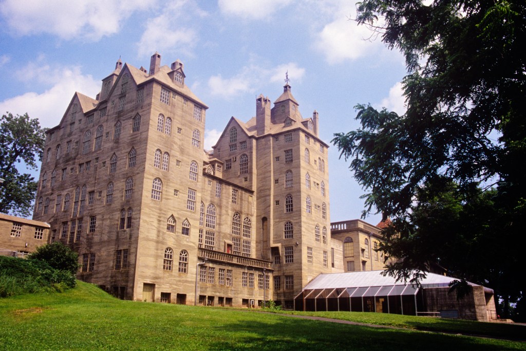 Fonthill Castle