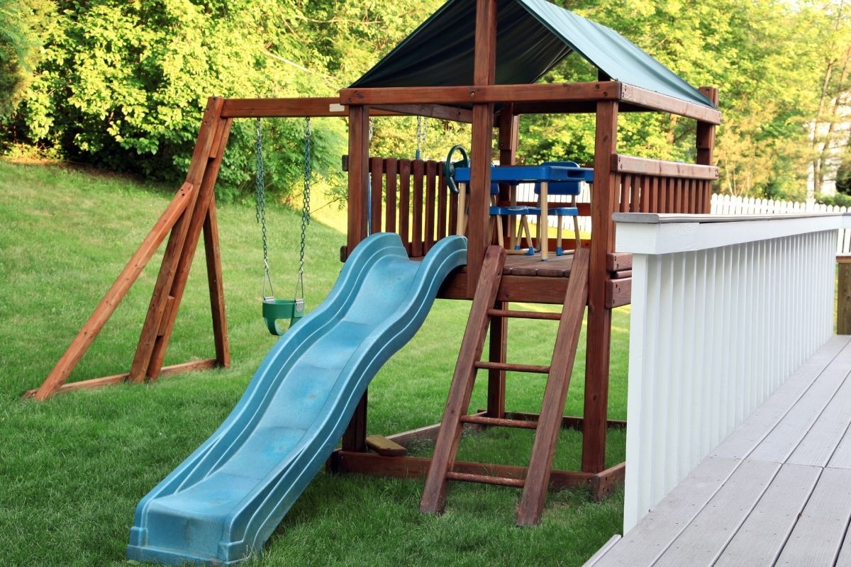 playhouse with slide