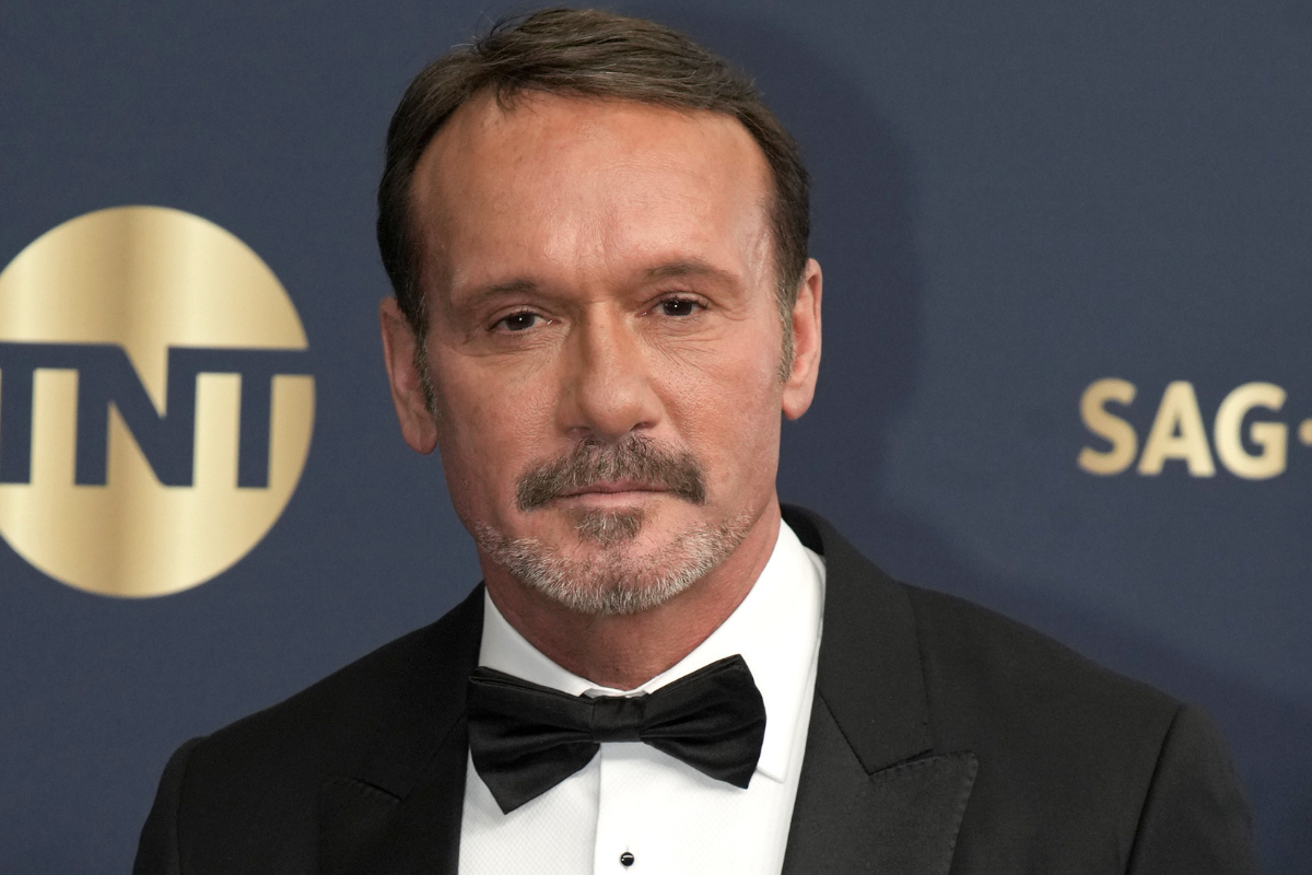 Tim McGraw attends the 28th Annual Screen Actors Guild Awards at Barker Hangar on February 27, 2022 in Santa Monica, California.