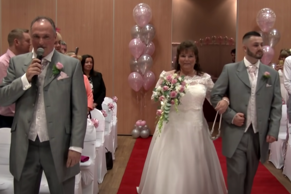 groom sings Elvis to bride