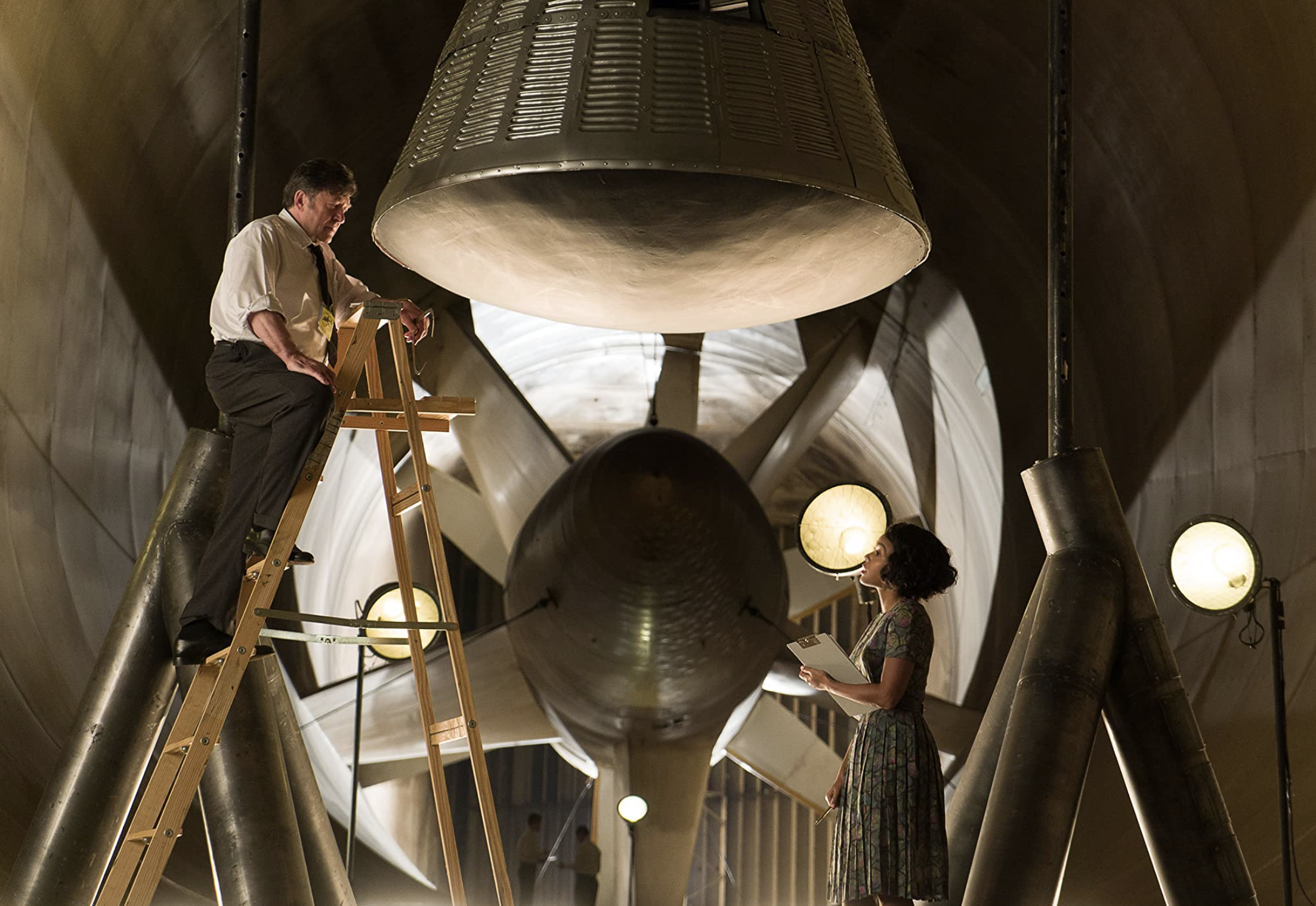 Olek Krupa and Janelle Mon&aacute;e in Hidden Figures (2016)