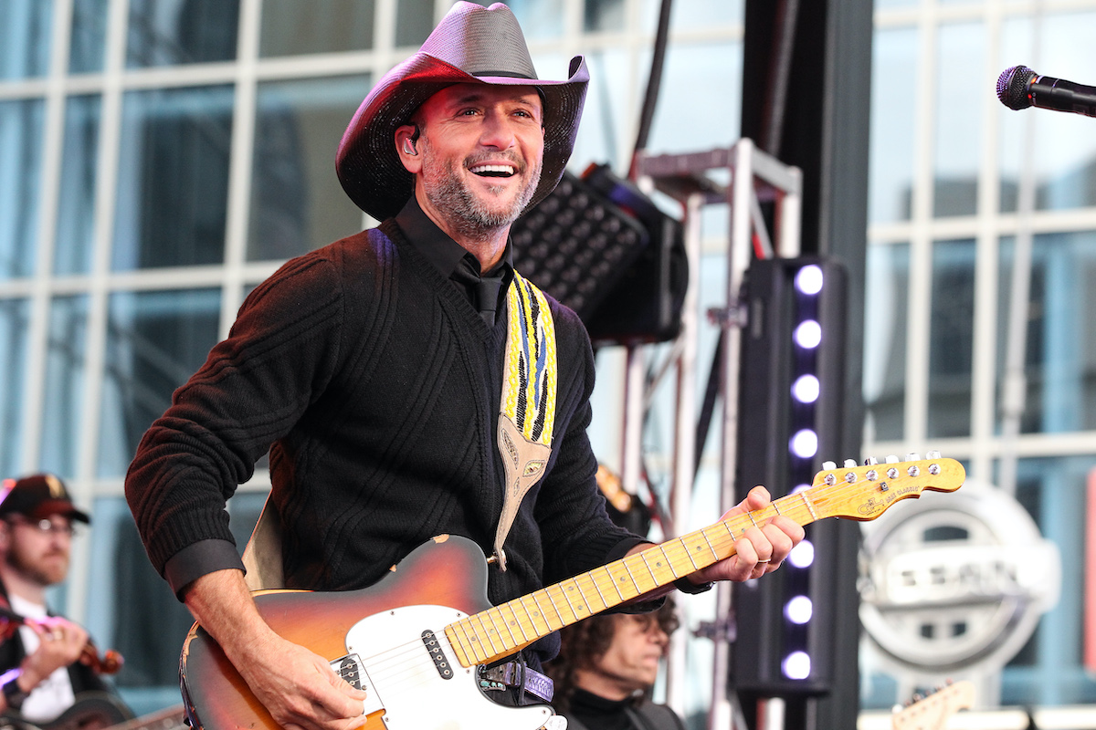 NASHVILLE, TN - NOVEMBER 04: Singer Tim McGraw Performs On ABC's "Good Morning America" on November 4, 2015 in Nashville, Tennessee.