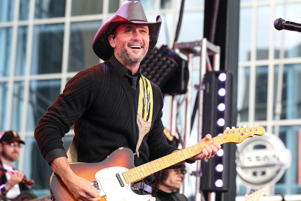NASHVILLE, TN - NOVEMBER 04: Singer Tim McGraw Performs On ABC's "Good Morning America" on November 4, 2015 in Nashville, Tennessee.