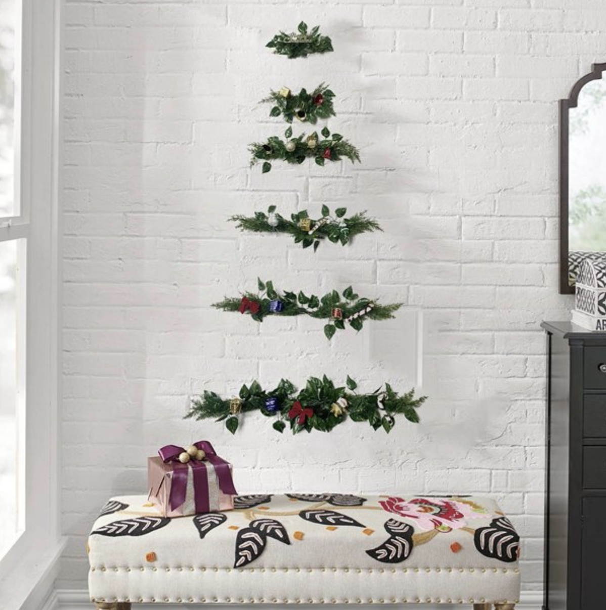 wall christmas tree