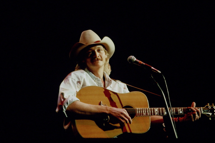 THE COUNTRY SINGER ALAN JACKSON 