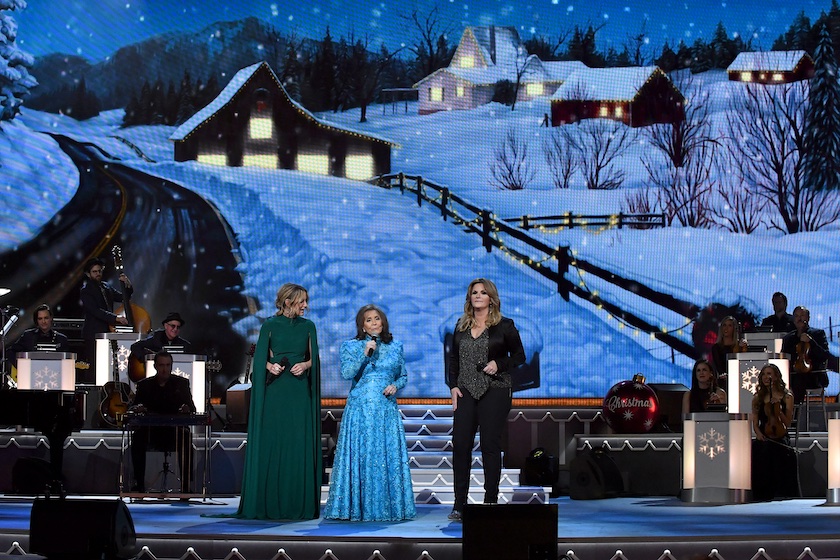 NASHVILLE, TN - NOVEMBER 08: (L-R) Recording Artists Jennifer Nettles, Loretta Lynn and Trisha Yearwood perform during the CMA 2016 Country Christmas on November 8, 2016 in Nashville, Tennessee.