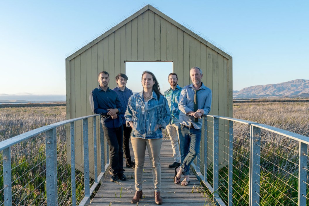 AJ Lee poses with Blue Summit