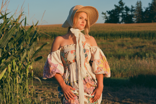 Photo of Hailey Whitters