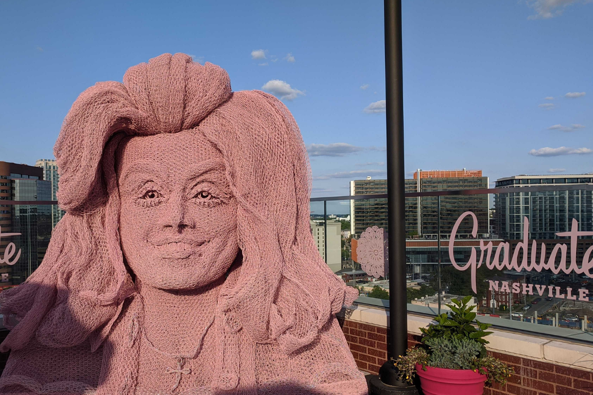 Dolly Parton statue at White Limozeen