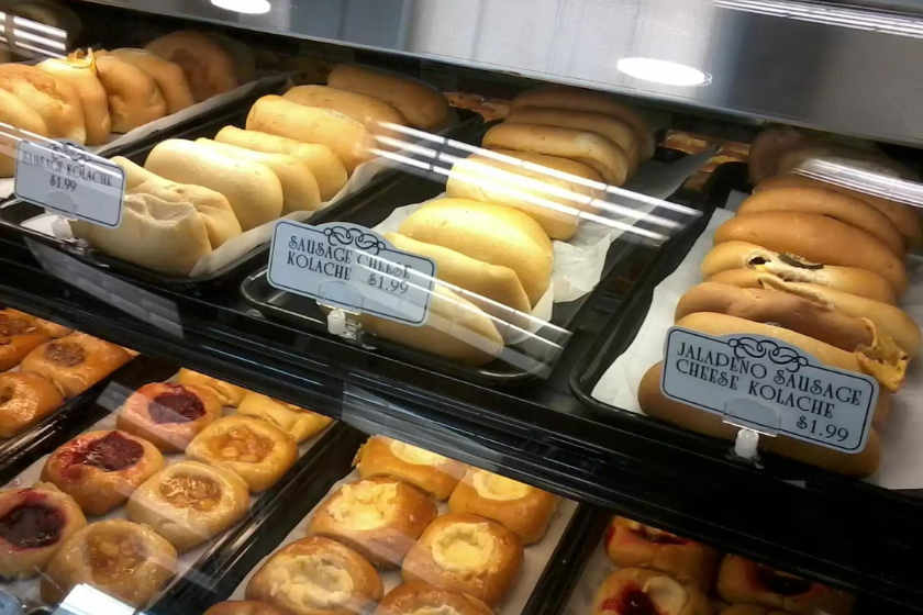 buc-ees kolaches