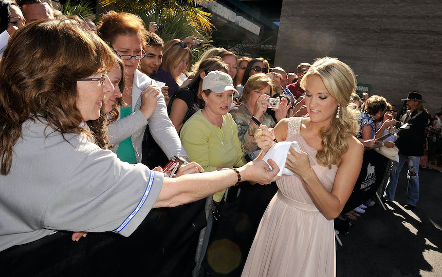 Carrie Underwood arrives on the red carpet at the 44th annual Academy Of Country Music Awards held at the MGM Grand on April 5, 2009 in Las Vegas, Nevada.