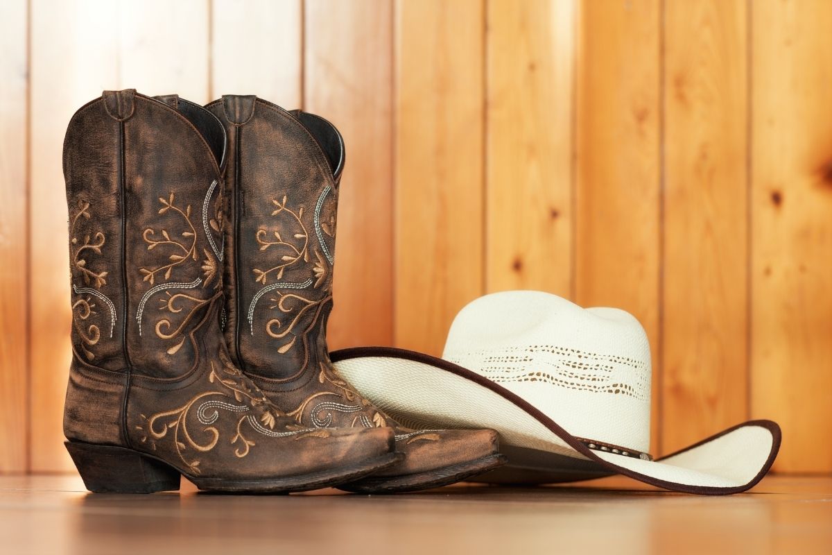 what to wear to a rodeo