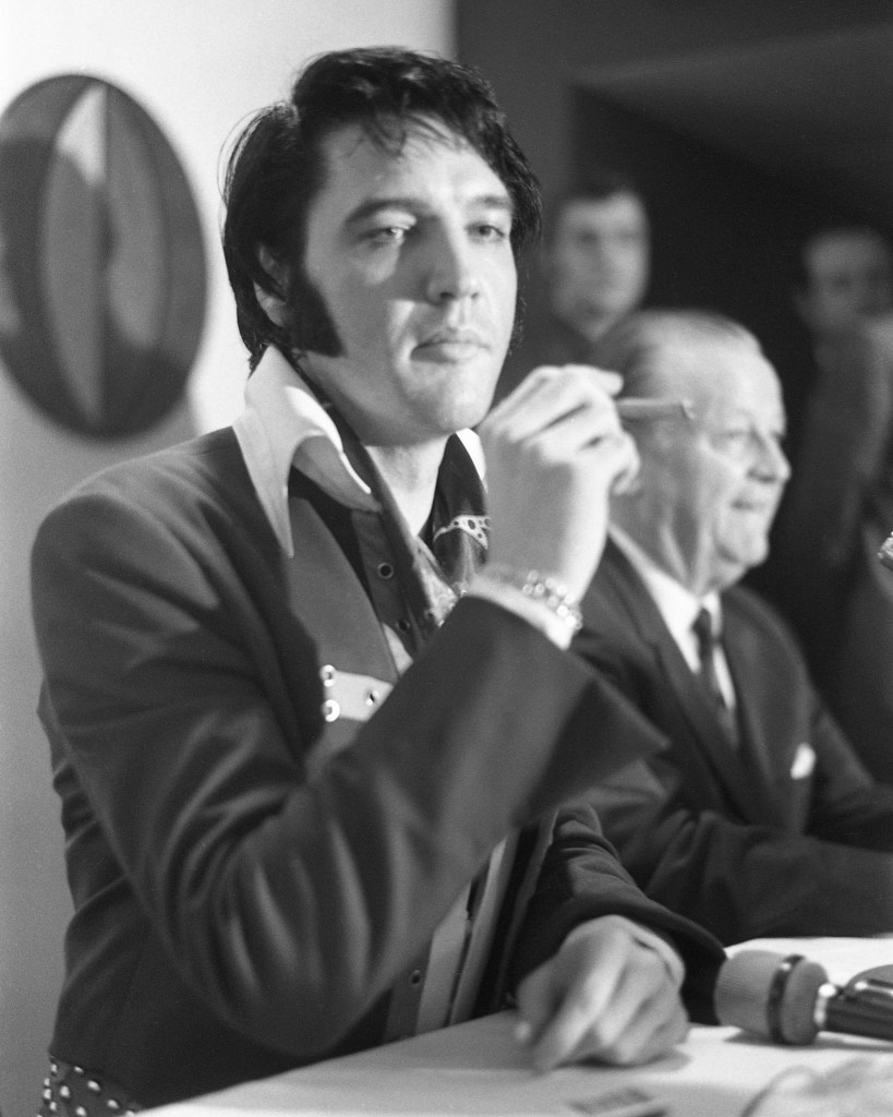 American singer Elvis Presley (1935 - 1977) at a press conference during his run of concerts at the Houston Astrodome Livestock Show and Rodeo, Texas, 1st March 1970. (Photo by Silver Screen Collection/Getty Images)