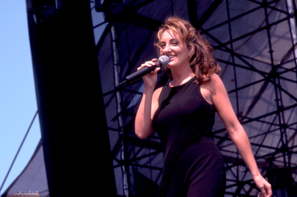 American Country singer Lee Ann Womack performs onstage at Soldier Field, Chicago, Illinois, May 27, 1988.